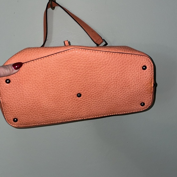 Leather stand up shoulder bag - Picture 3 of 7